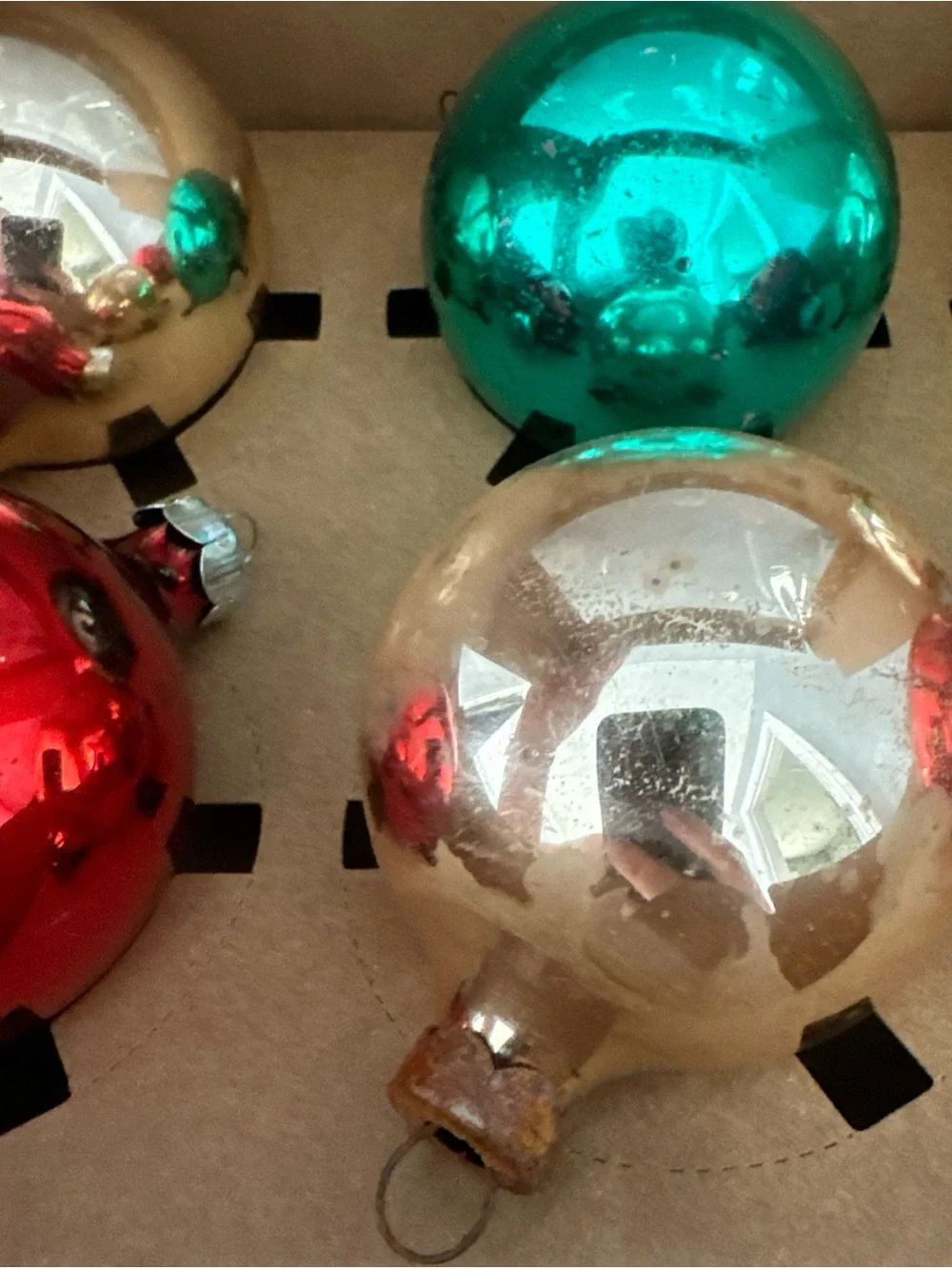 BOX OF 6 vintage ornaments multicolor